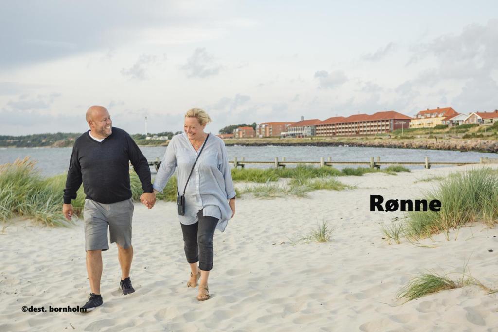 The 'Loft' Apartment- "Den Gule Svane" Guest House - Near Ronne & Beach Exterior photo