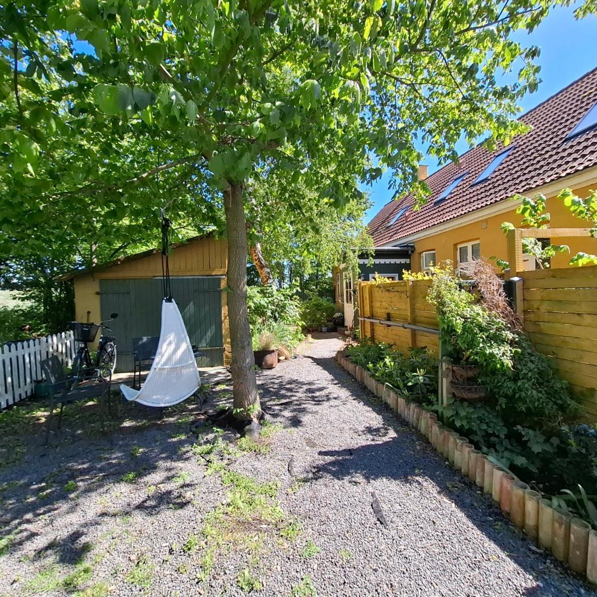 The 'Loft' Apartment- "Den Gule Svane" Guest House - Near Ronne & Beach Exterior photo
