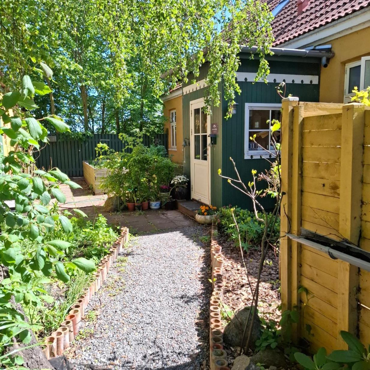 The 'Loft' Apartment- "Den Gule Svane" Guest House - Near Ronne & Beach Exterior photo